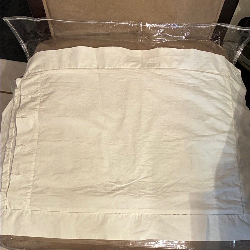 Embroidered White Pillowcase - Picture 7 of 10